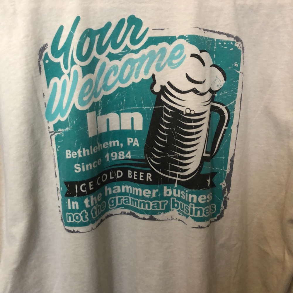 Men’s XL Dive Bar Shirt Club